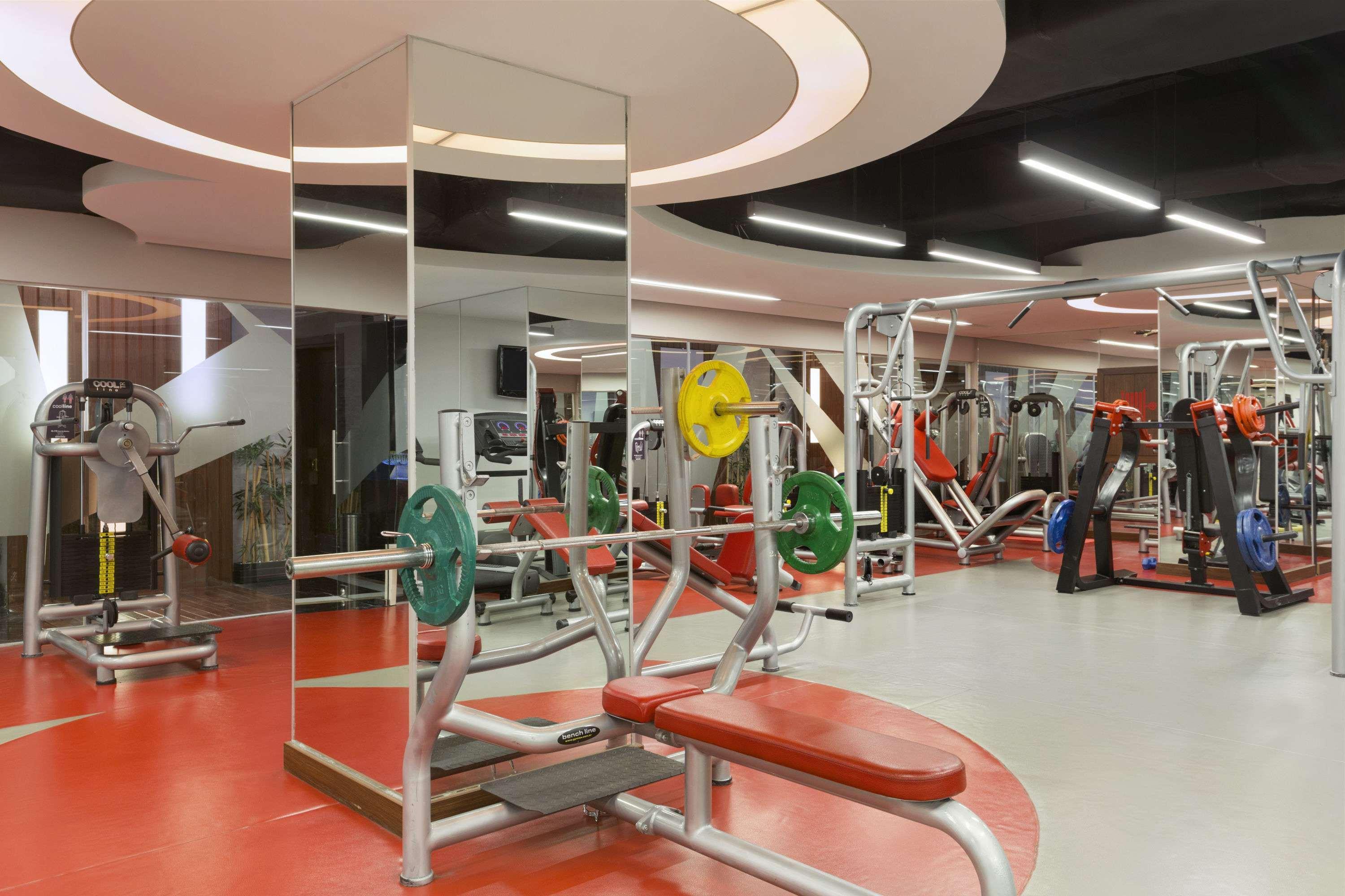 Ramada Plaza By Wyndham Izmit Hotel Kocaeli Ngoại thất bức ảnh The gym at the University of Roehampton