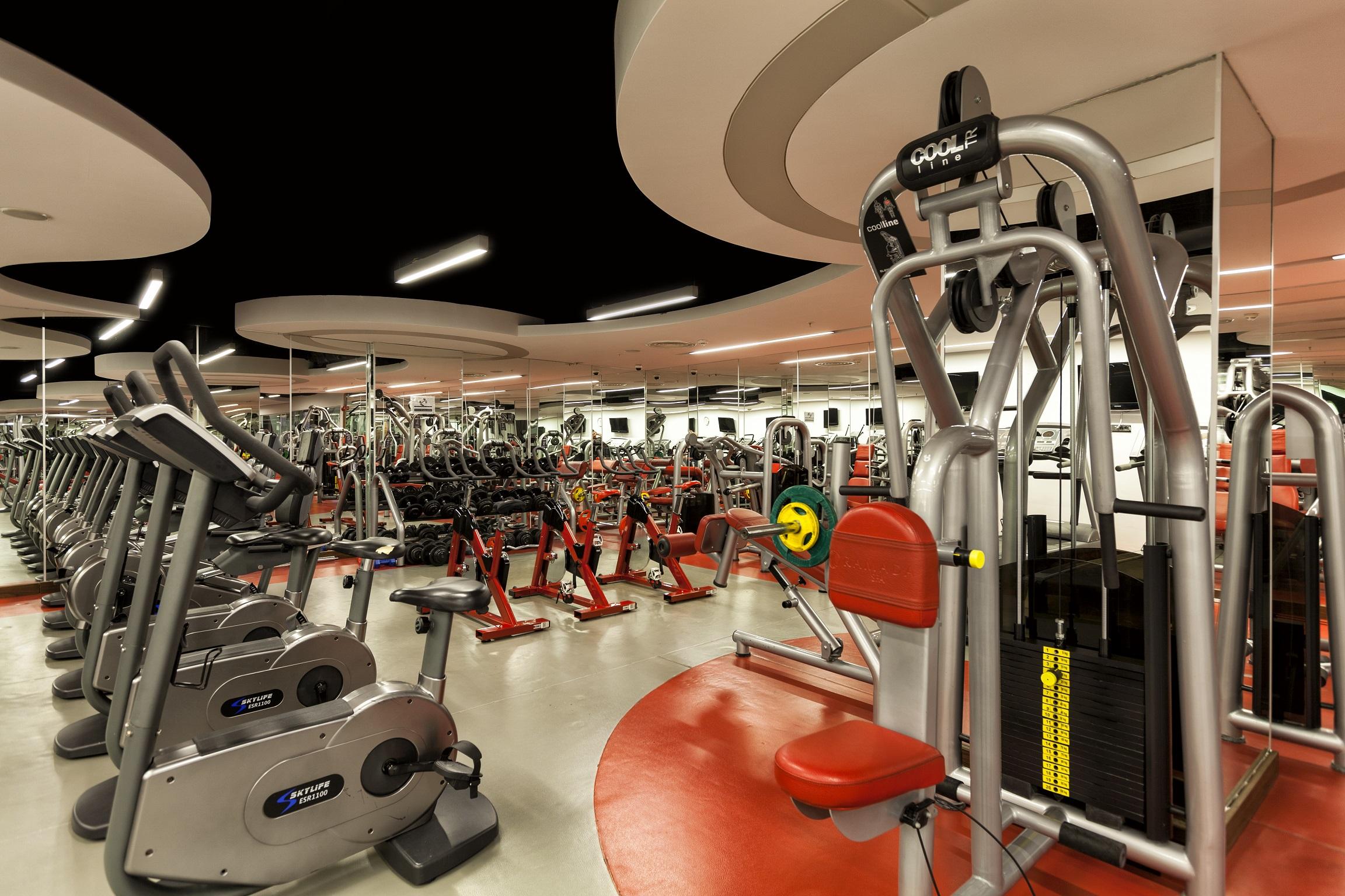 Ramada Plaza By Wyndham Izmit Hotel Kocaeli Ngoại thất bức ảnh A Virgin Active gym in London