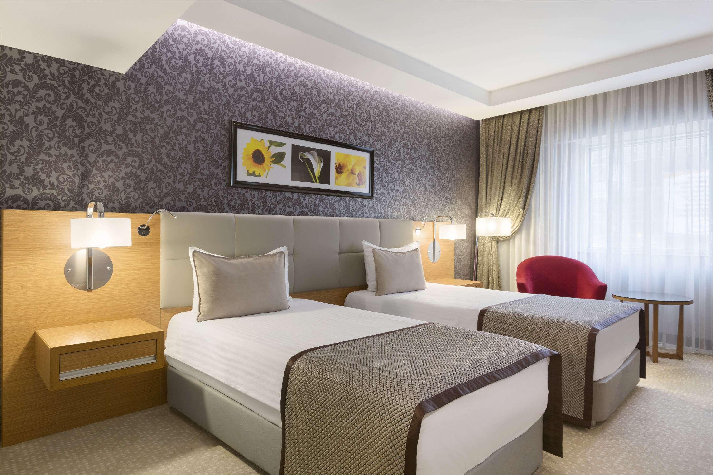 Ramada Plaza By Wyndham Izmit Hotel Kocaeli Ngoại thất bức ảnh A room at the hotel