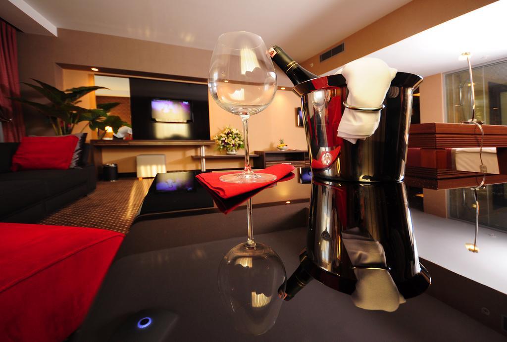 Ramada Plaza By Wyndham Izmit Hotel Kocaeli Ngoại thất bức ảnh A 3D image of a room