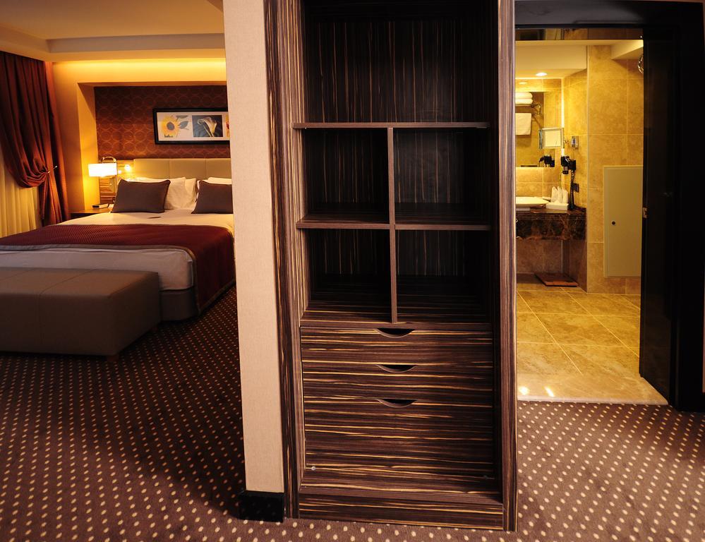 Ramada Plaza By Wyndham Izmit Hotel Kocaeli Ngoại thất bức ảnh A room at the hotel